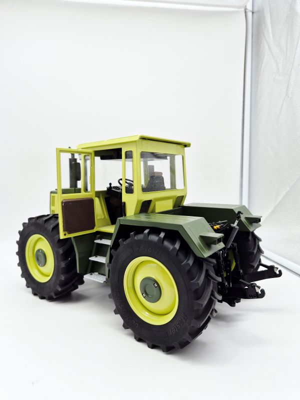 RC Favort Trac 1800